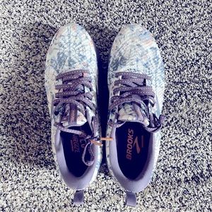 Brooks Revel 5 Size 8- New without tags. I don’t have the box either. Ran small